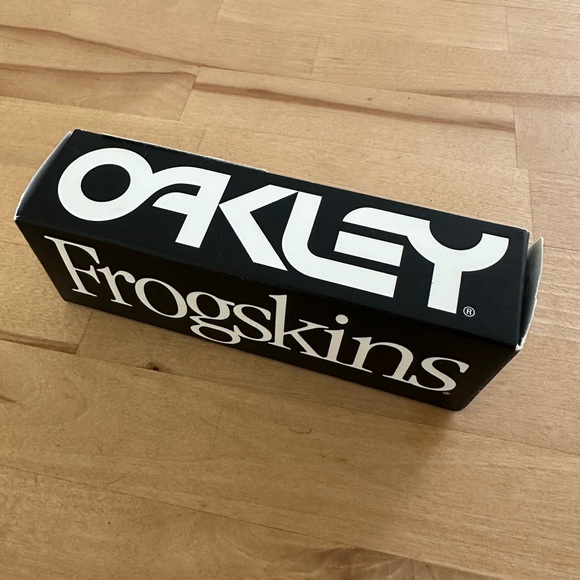 🌊🌊 Oakley Prizm Sapphire Lens Eyewear - Picture 5 of 7